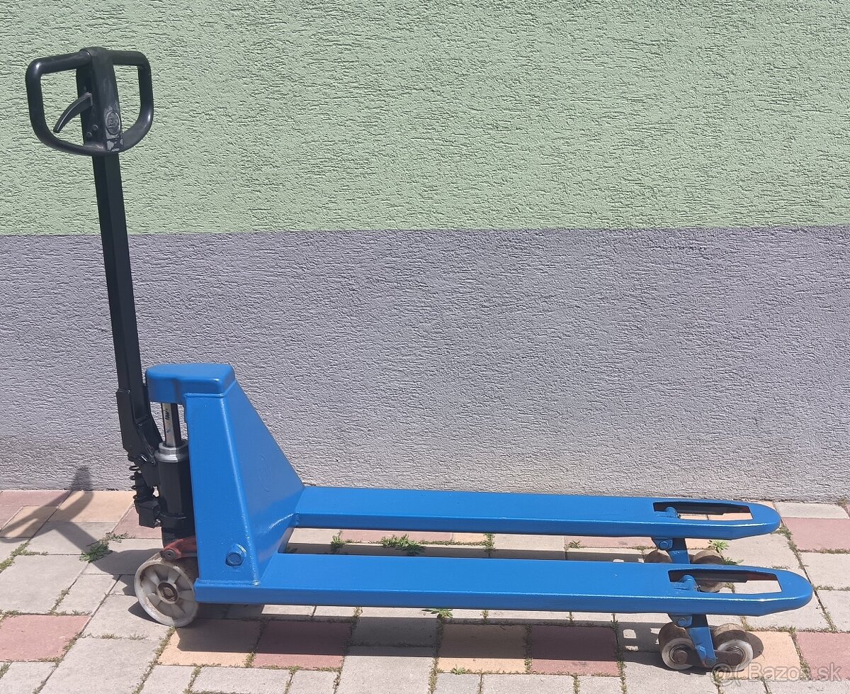 Paletovy vozík BT 2300
