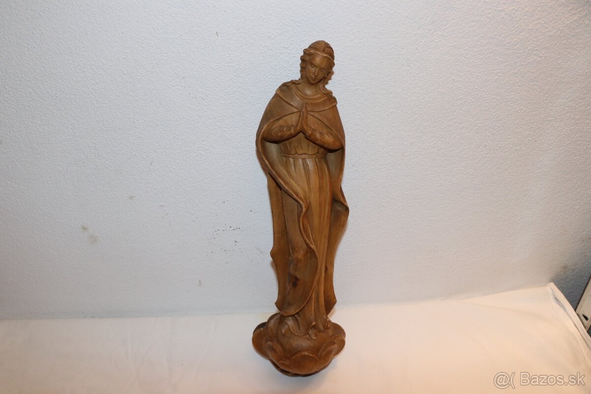Sv. Marie soška socha oltář (525K)