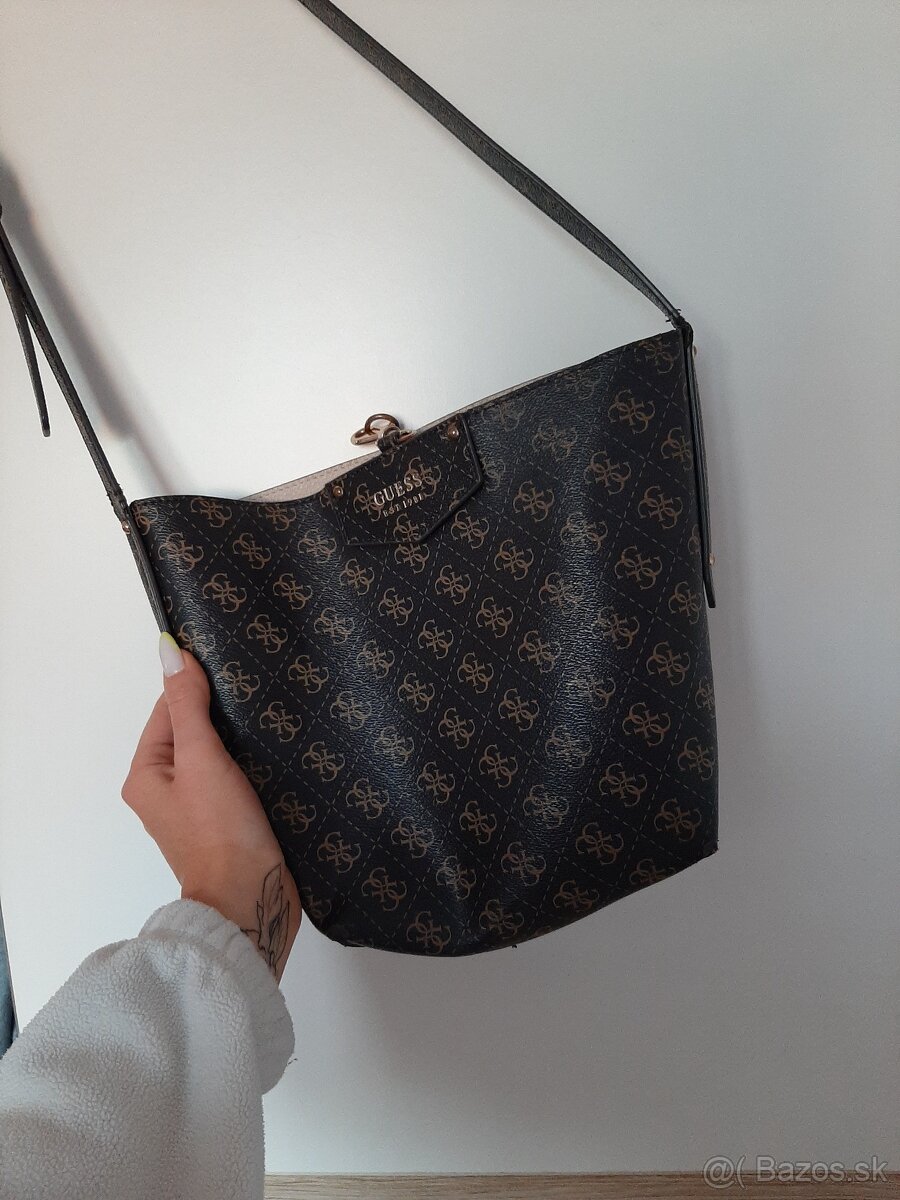 Kabelka Guess