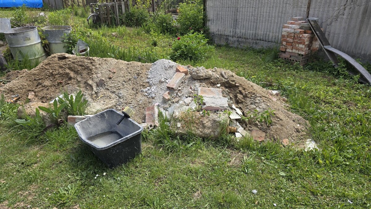 Darujem suť za odvoz