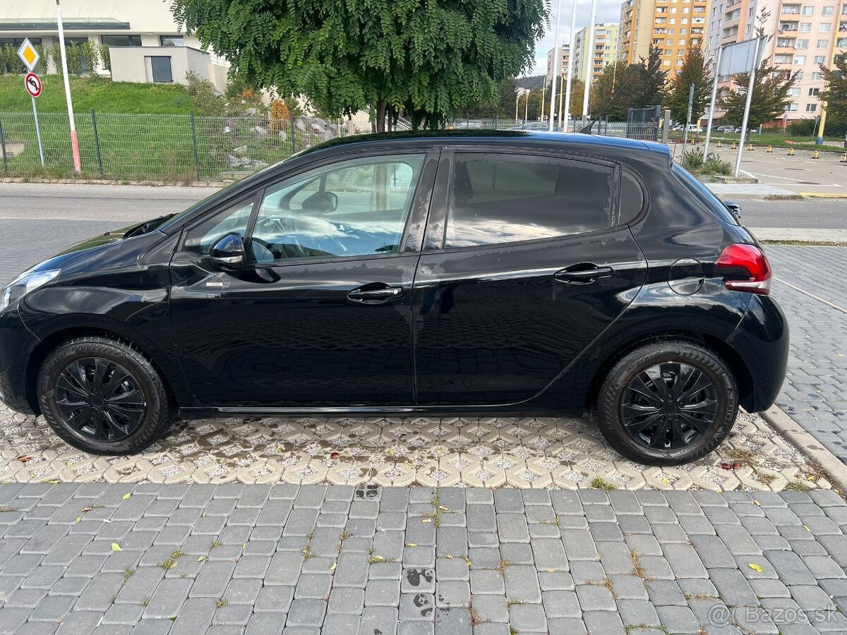 Peugeot 208 Hatchback 60kw Manuál