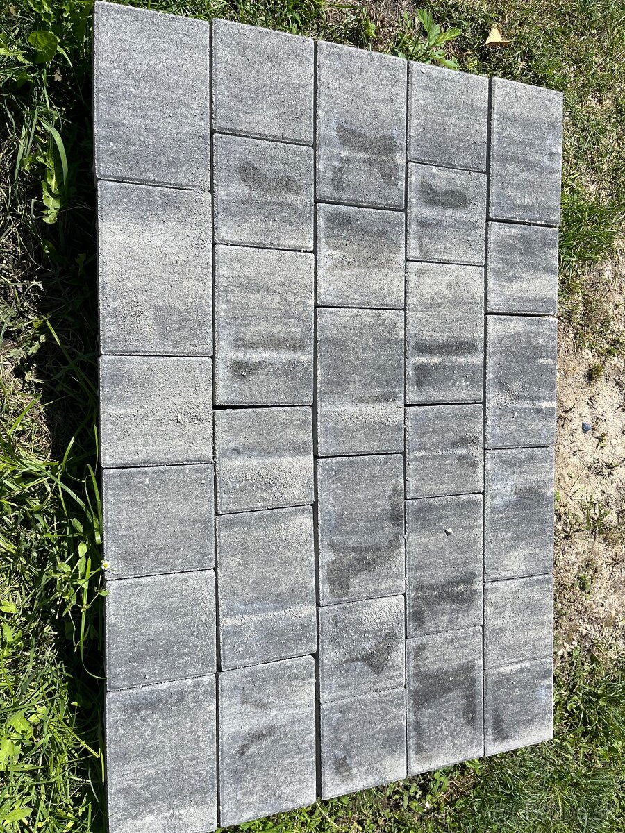 Stavebny material (zamkova,palisady, skridla,plot. tvarnice)