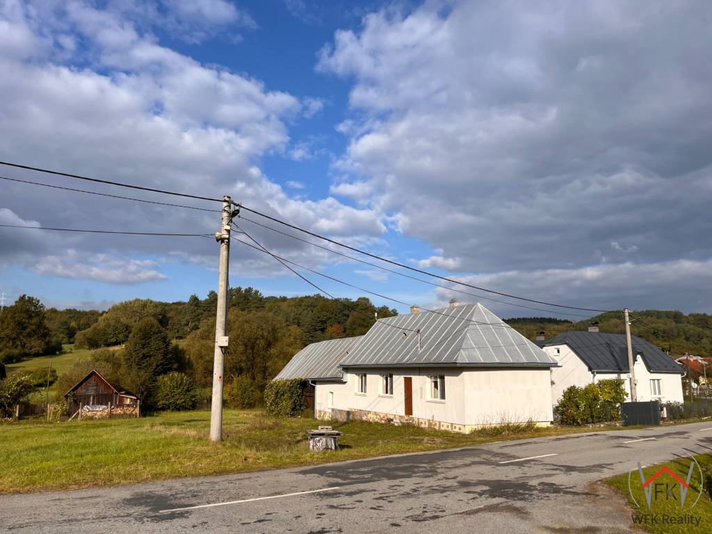POKOJ A KOMFORT: Zrekonštruovaný, klimatizovaný dom s 1810 m