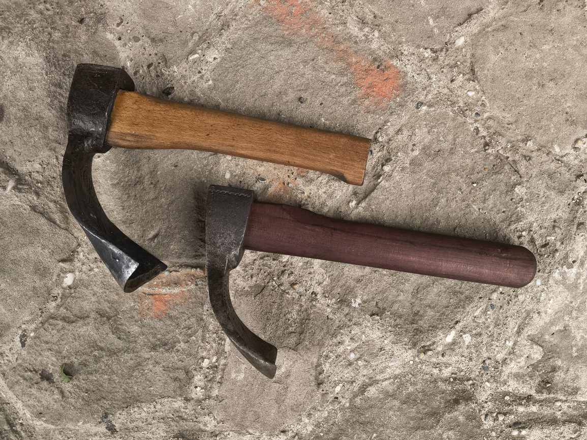 sekera,dlabačka ,sekery,hoblík,nebožiec,staré náradie,54