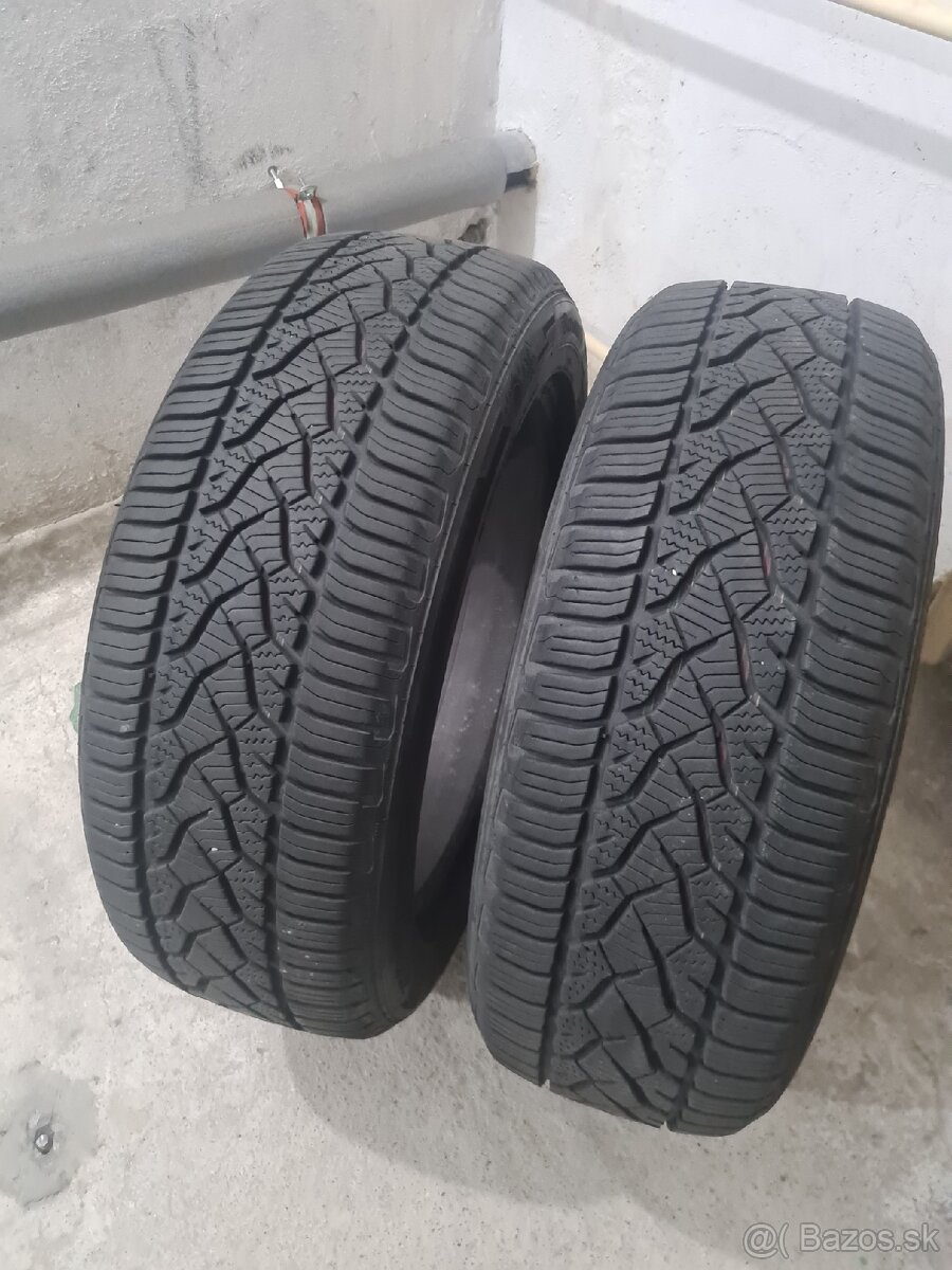 Predam celoročné pneumatiky 205/55r17 Barum Quartaris