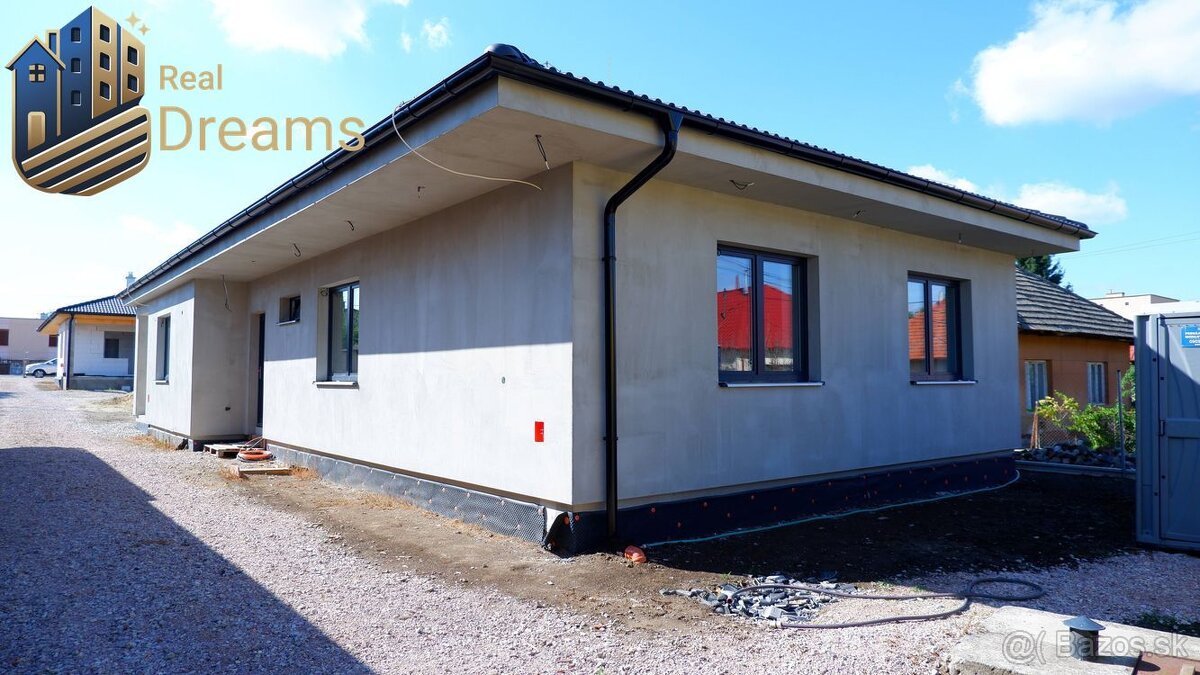 Ponúkame na predaj štvorizbový rodinný dom v obci Radava v s