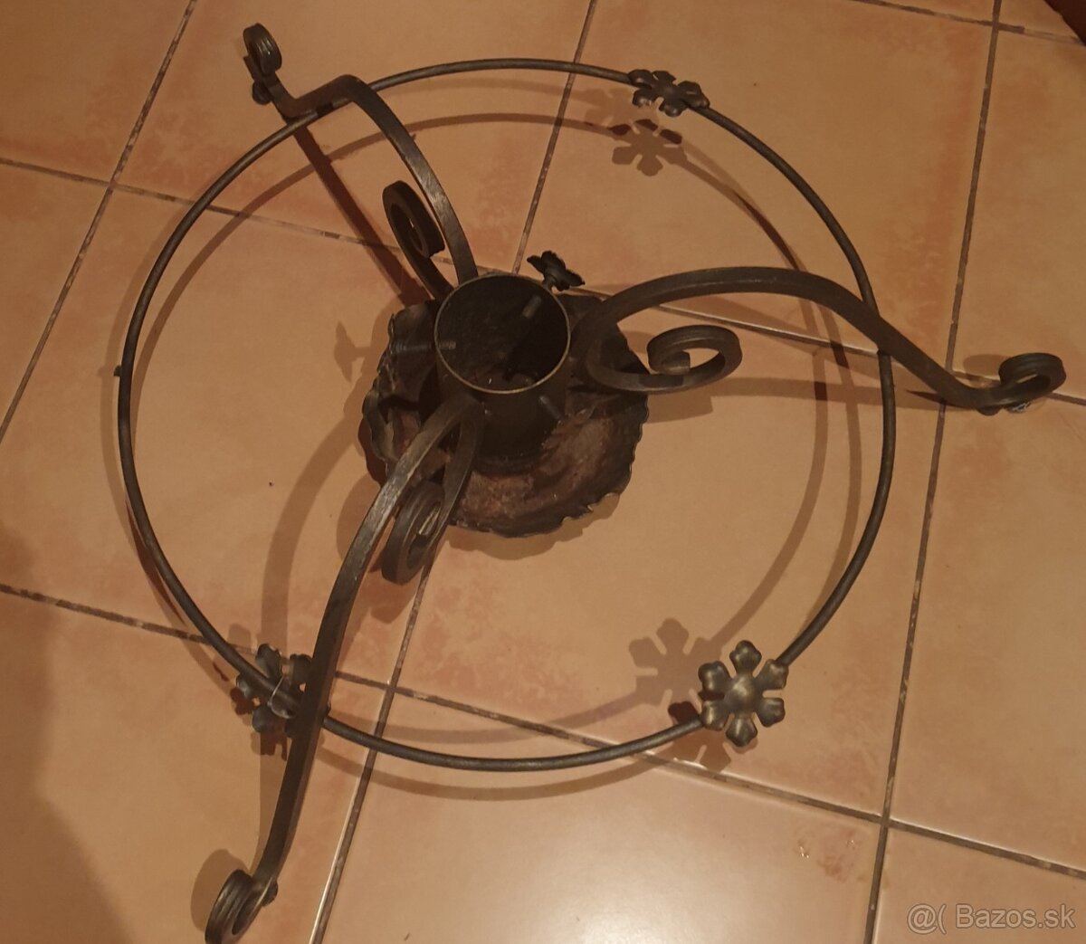 Stojan na vianočný stromček