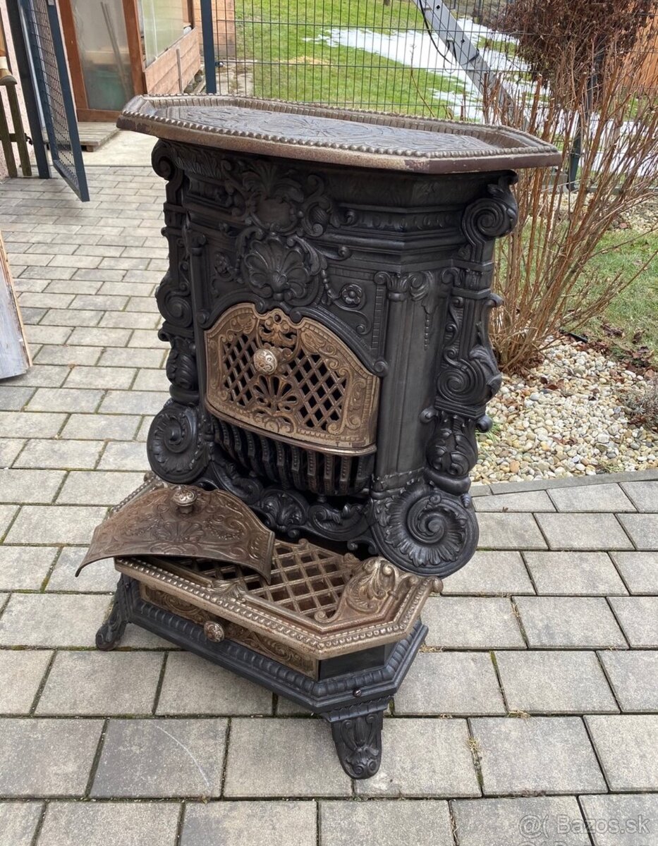 Zdobena starozitna kamna Jotul 1910