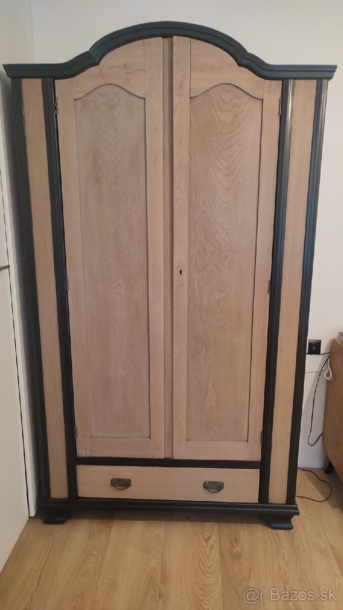 Vintage zrenovovana skriňa na chalupu