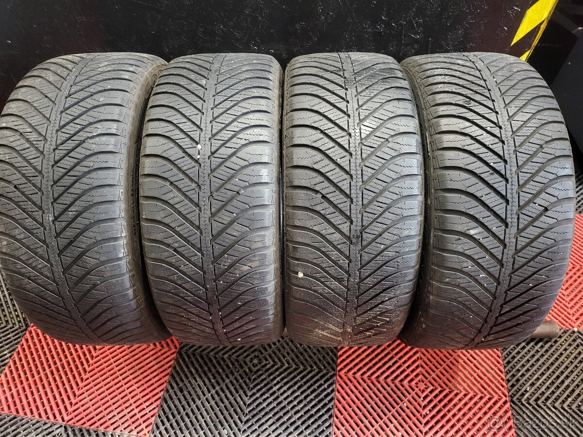225/45 R17 Goodyear celoročné pneumatiky