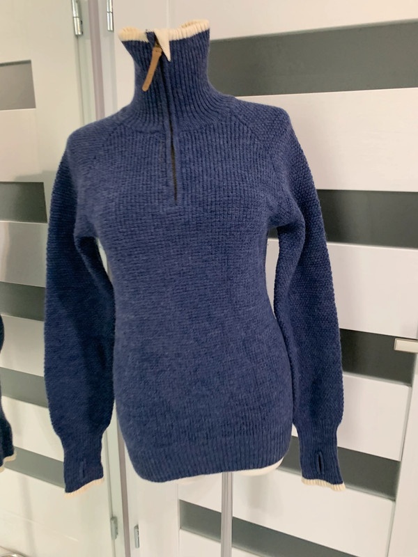 Vikafjell vlneny merno sveter s golierom