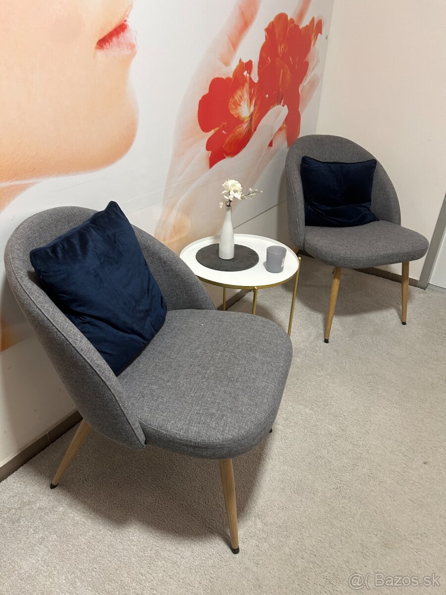 Kresla alebo stoličky