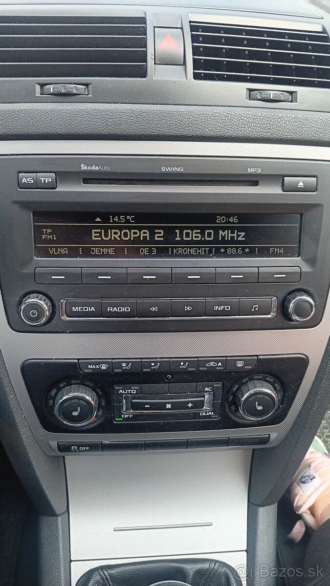 AUTO RADIO SWING CD.MP3.CUVACIM SENZO.R.bv.w013