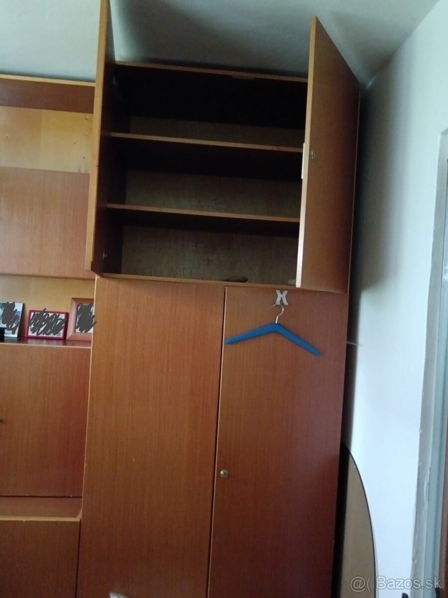 Retro nábytok - zachovalý stav