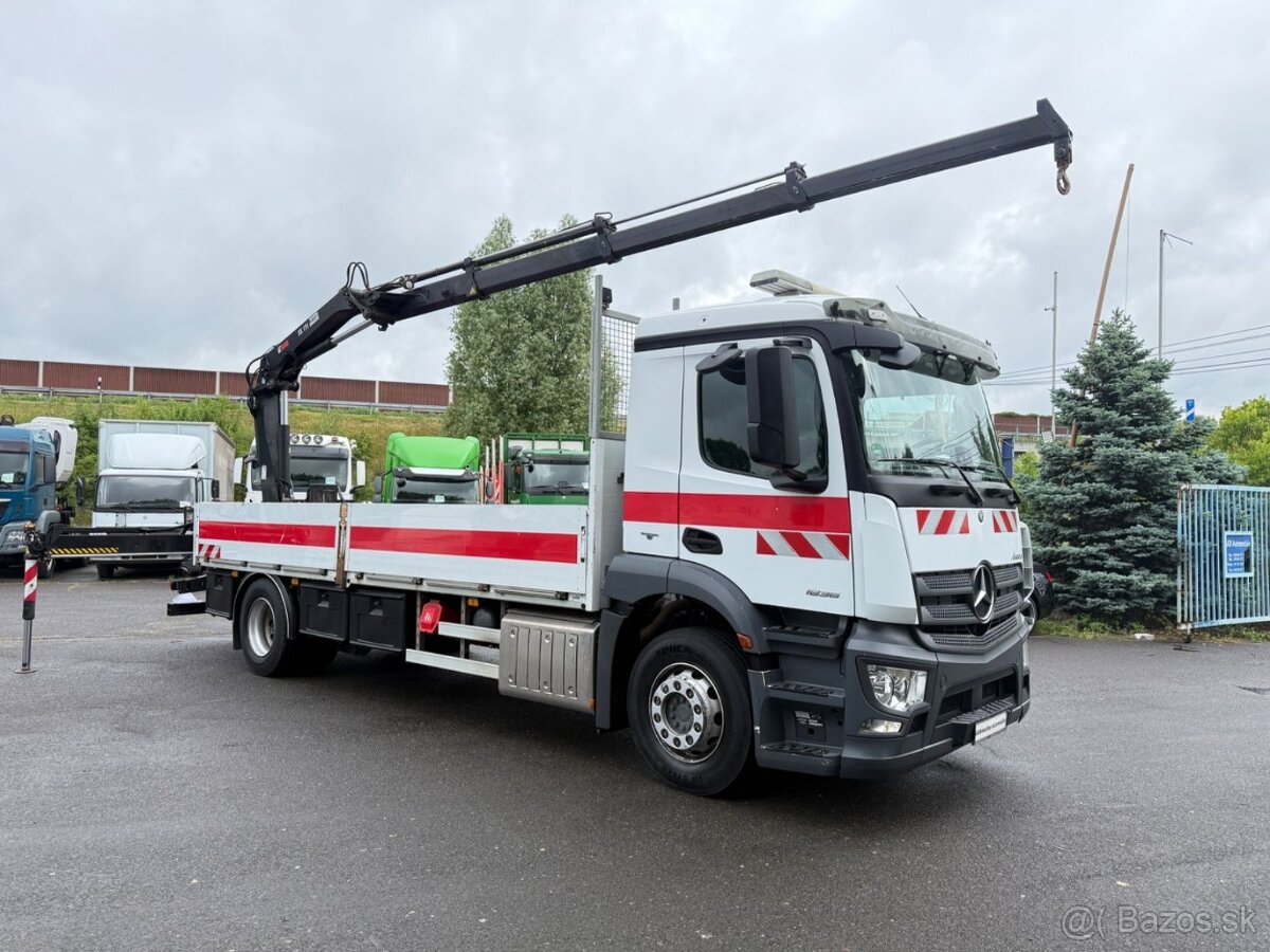 Mercedes-Benz Antos 1836-4x2–Valník+HR-HIAB 111 ES-3 HIAB