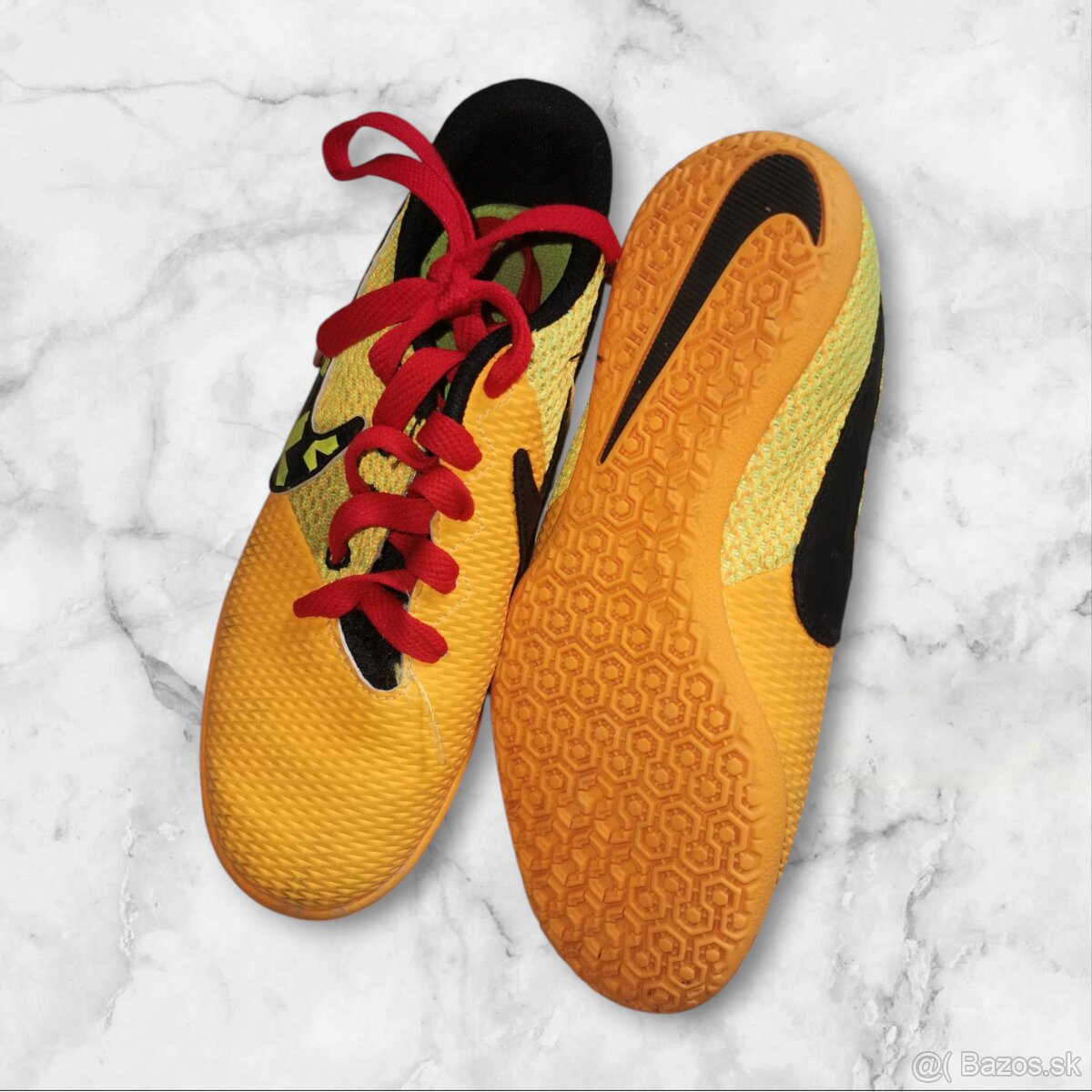 Halovky Nike velkost 37. 5