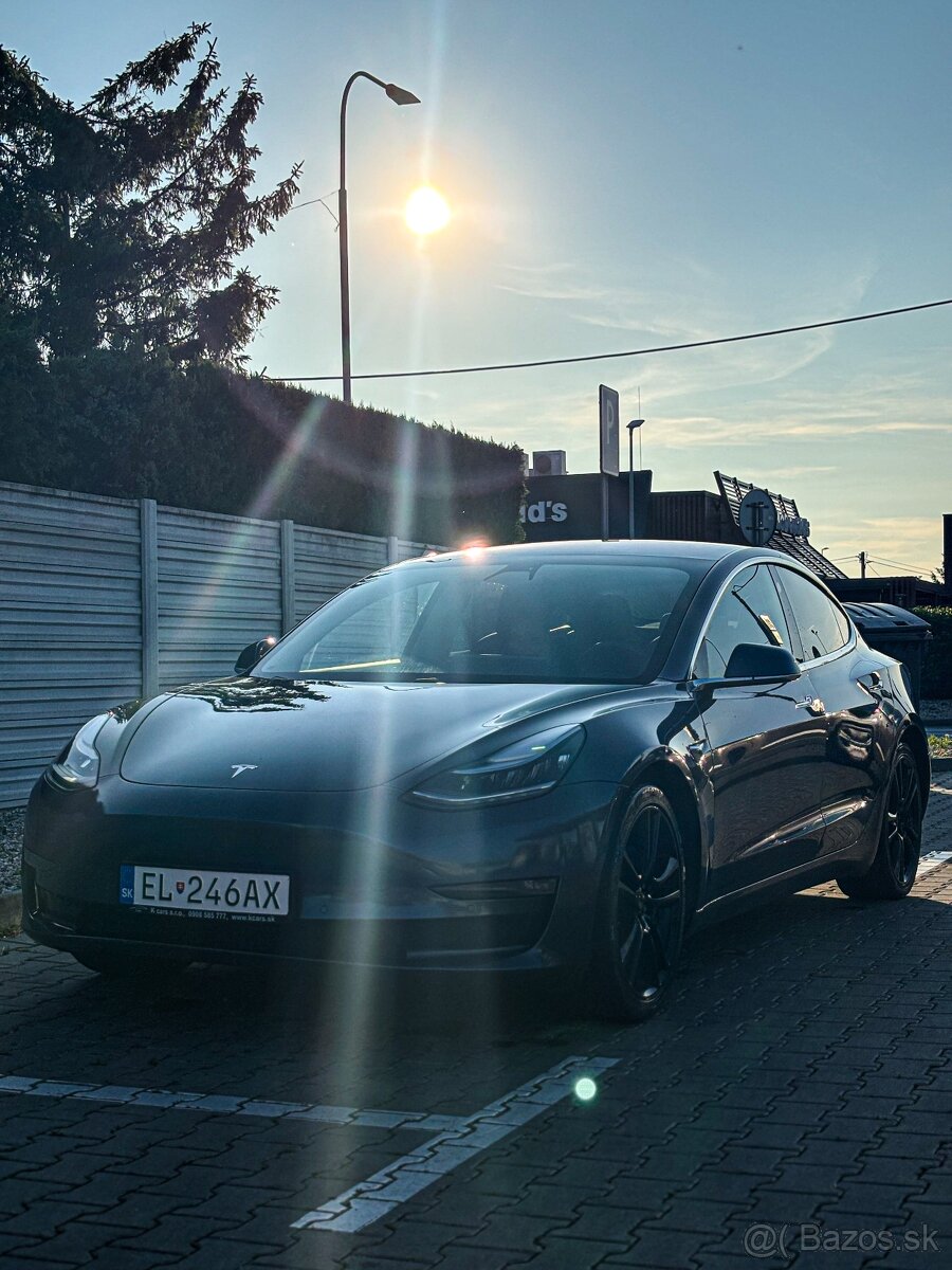 Tesla Model 3 dual motor Long Range