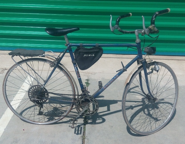 Predám retro bicykel FAVORIT. Vhodný na renováciu. 50€.