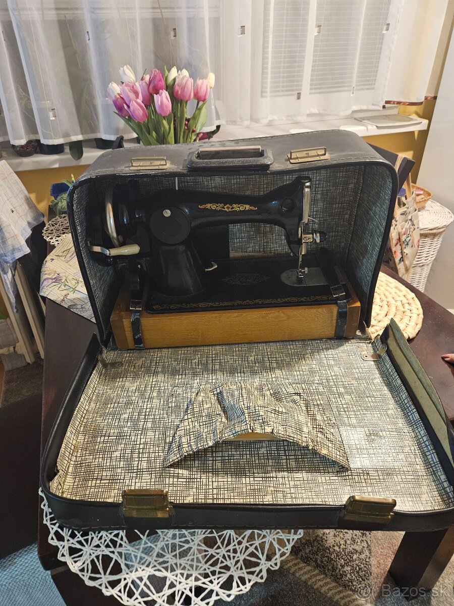 Starozitny sijaci stroj