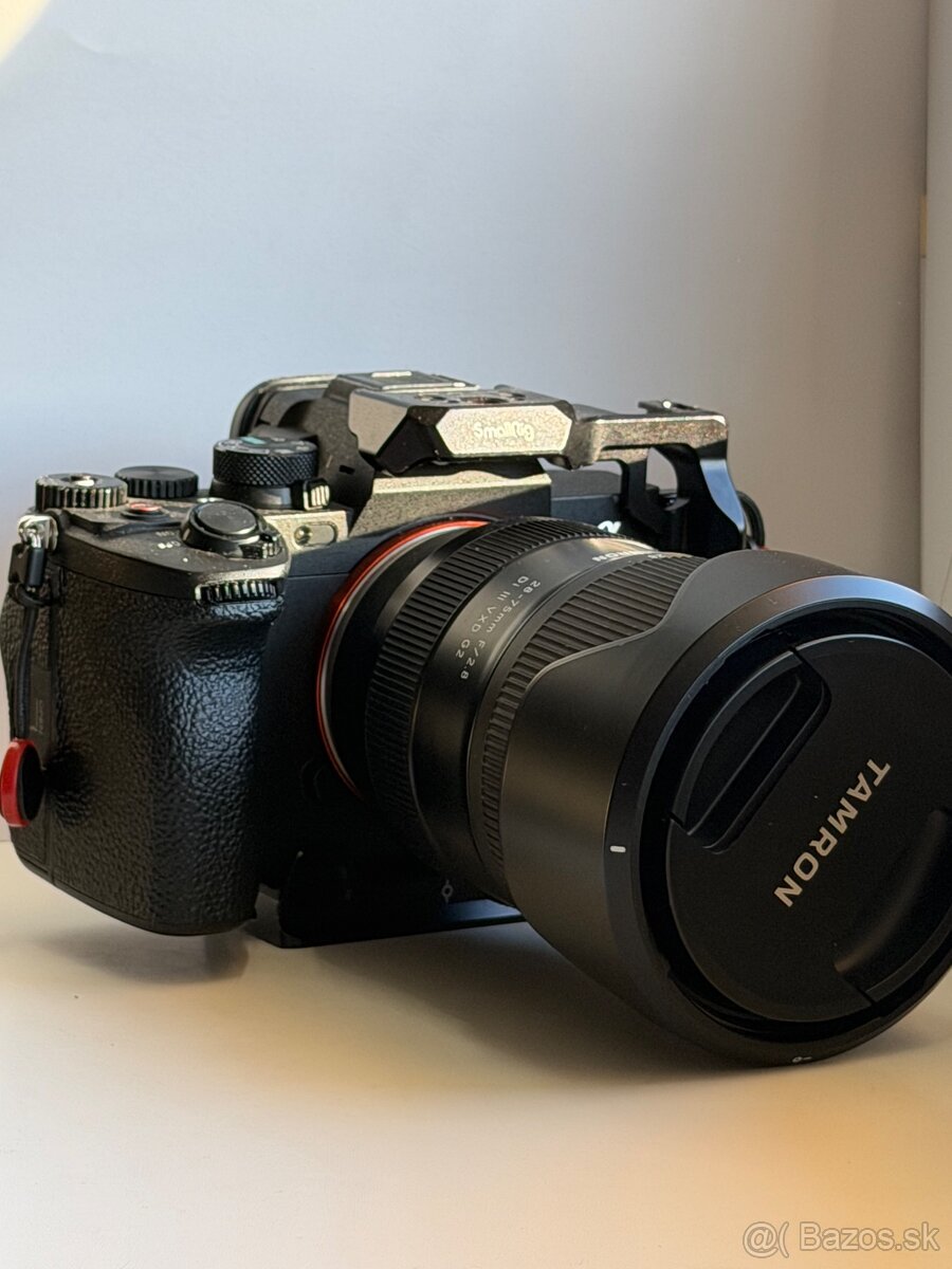Sony A7IV + 2 baterky + battery grip + Smallrig klietka