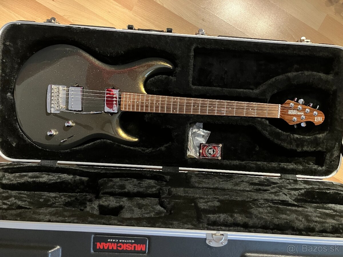 MUSIC MAN LUKE III olive gold HH