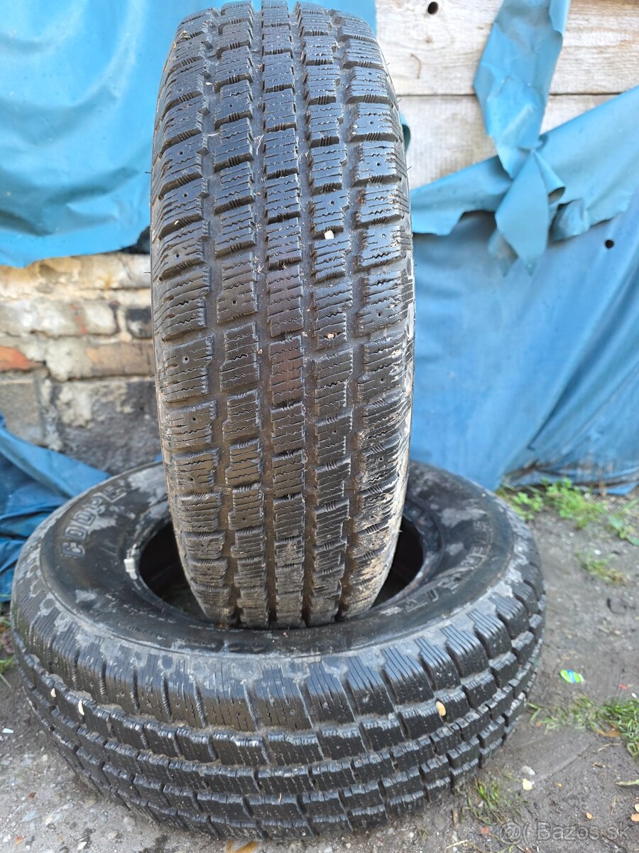 Ponúkam 2 zimné pneumatiky Cooper 205/70 R15