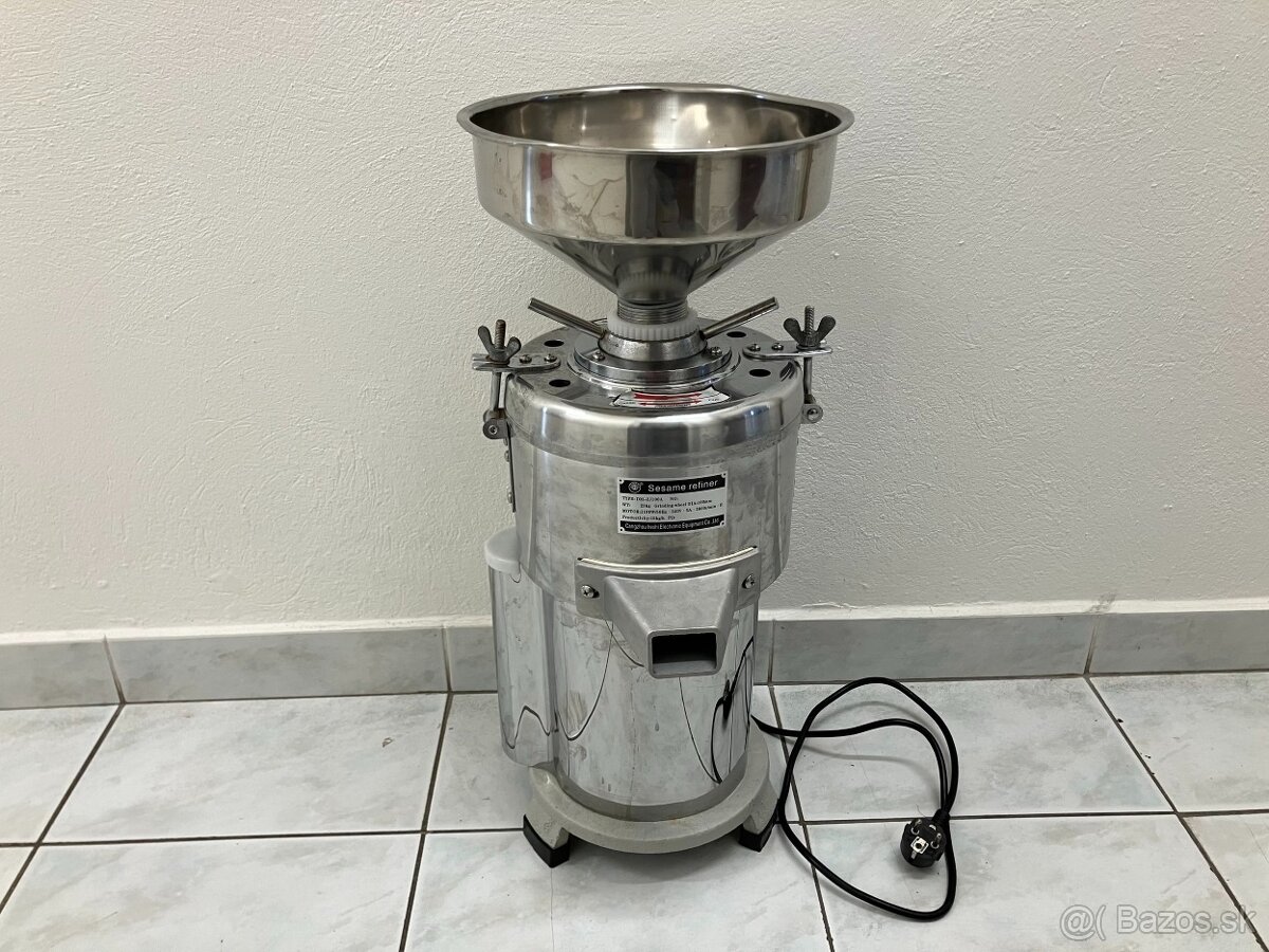 Elektrický mlynček na orieškové maslo