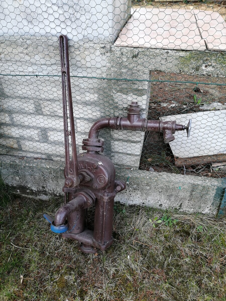 Na predaj ručná pumpa na vodu Lila 75