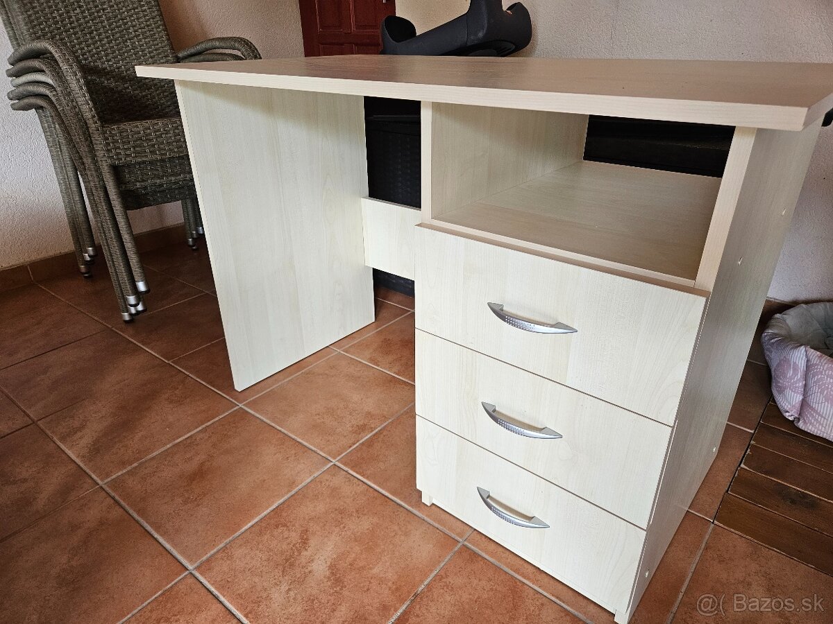 Pisací Stolík