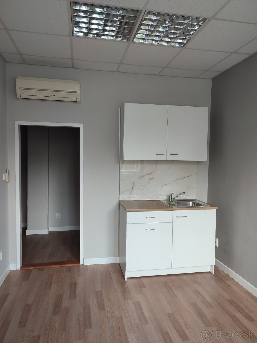 Kancelária - Petržalka (111) 34,19 m2