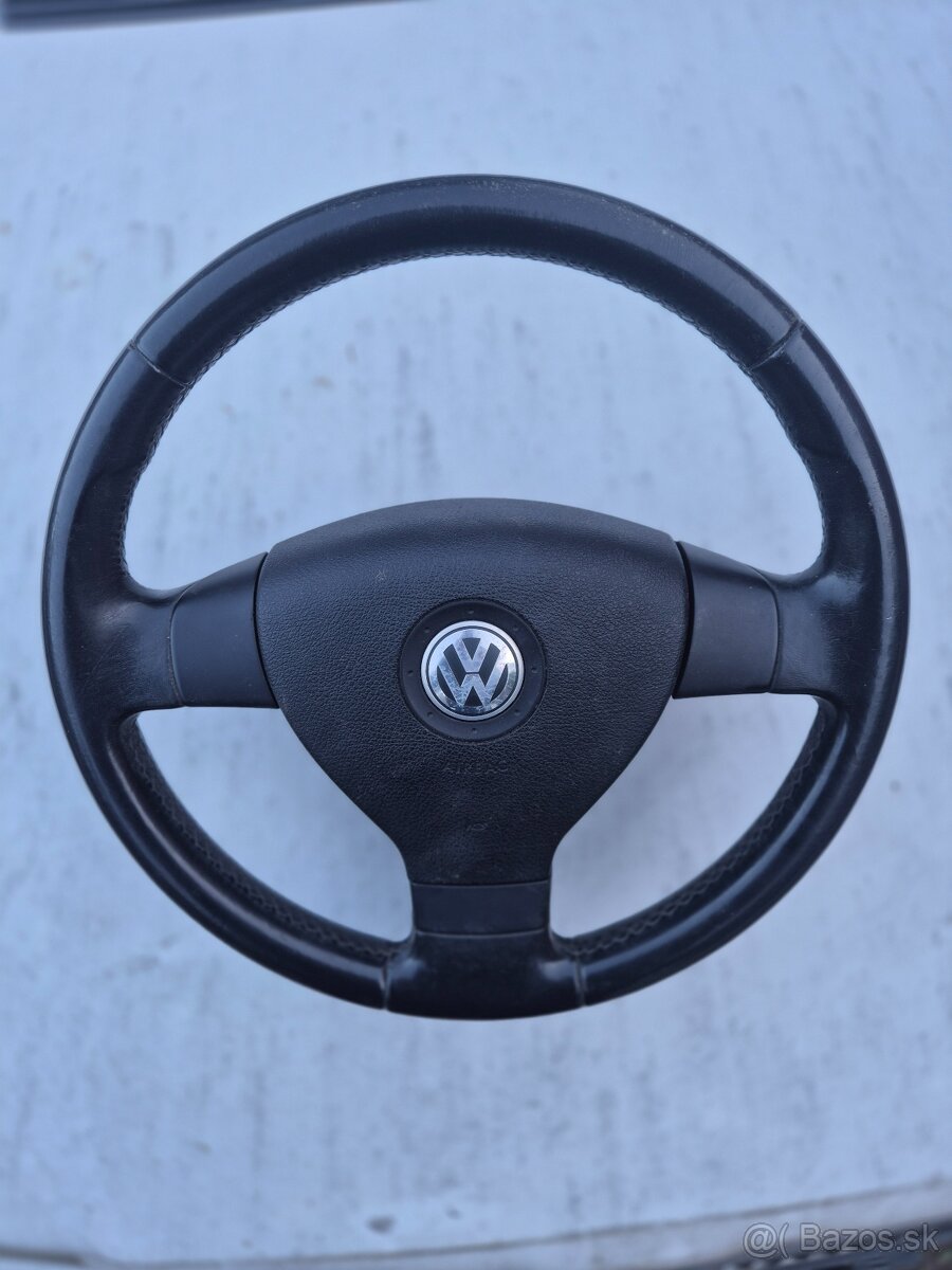 Predám trojramenny kožený volant pre Volkswagen