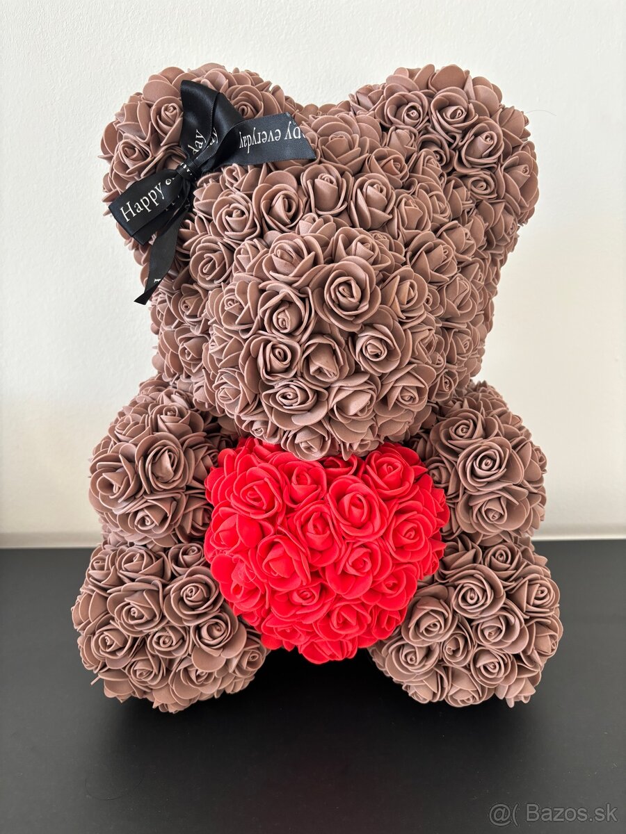 Macko z ruží 4 rôzne farby 40cm