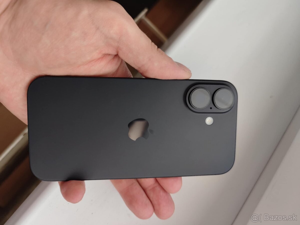 Predám IPhone 16