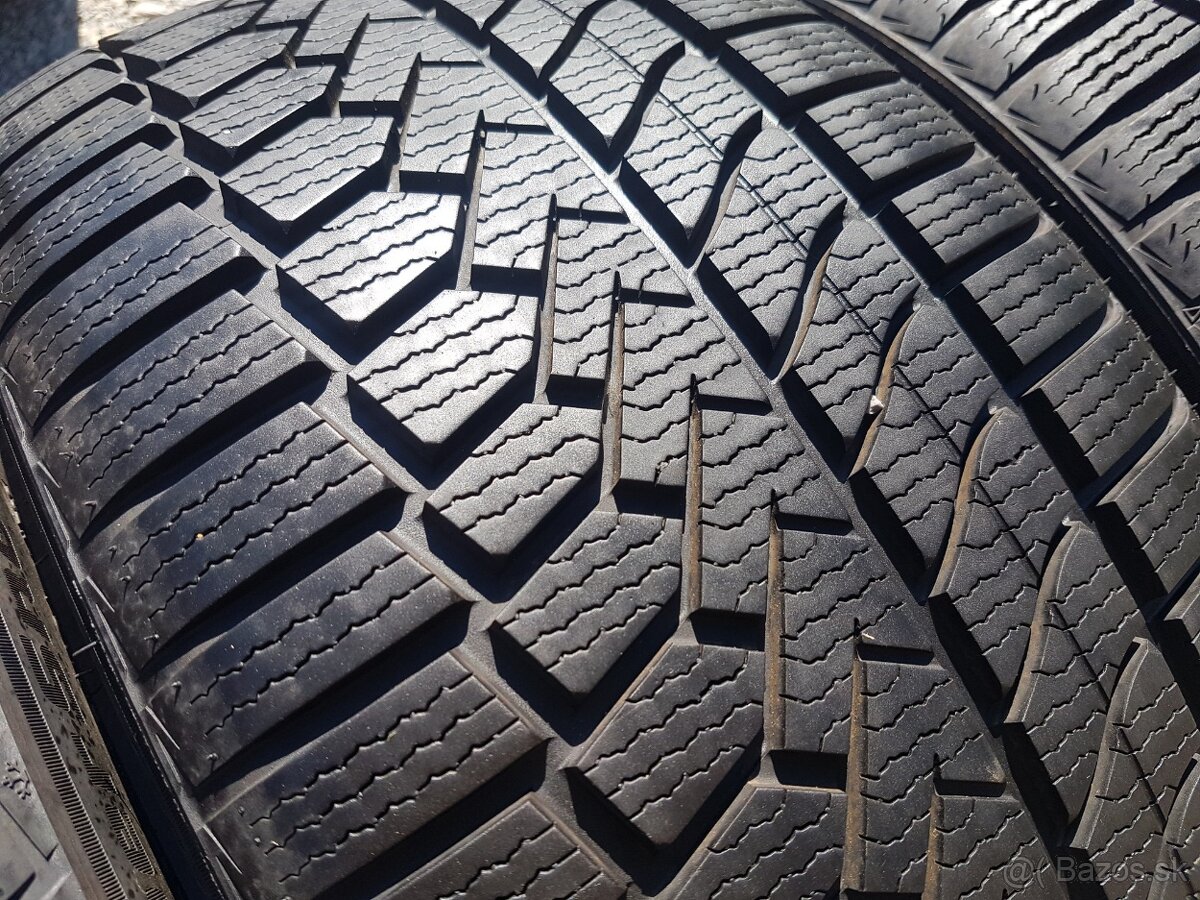 255/40 r19 zimné pneumatiky 4ks Westlake DOT2022