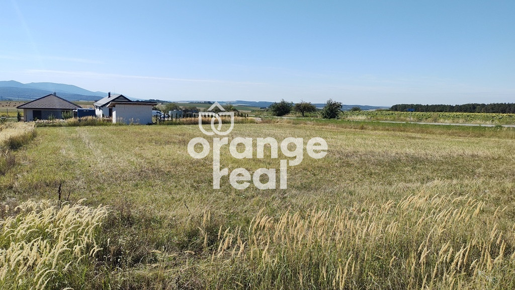 NA PREDAJ POZEMOK O VÝMERE 818 m2 VO VÝŠNEJ KAMENICI