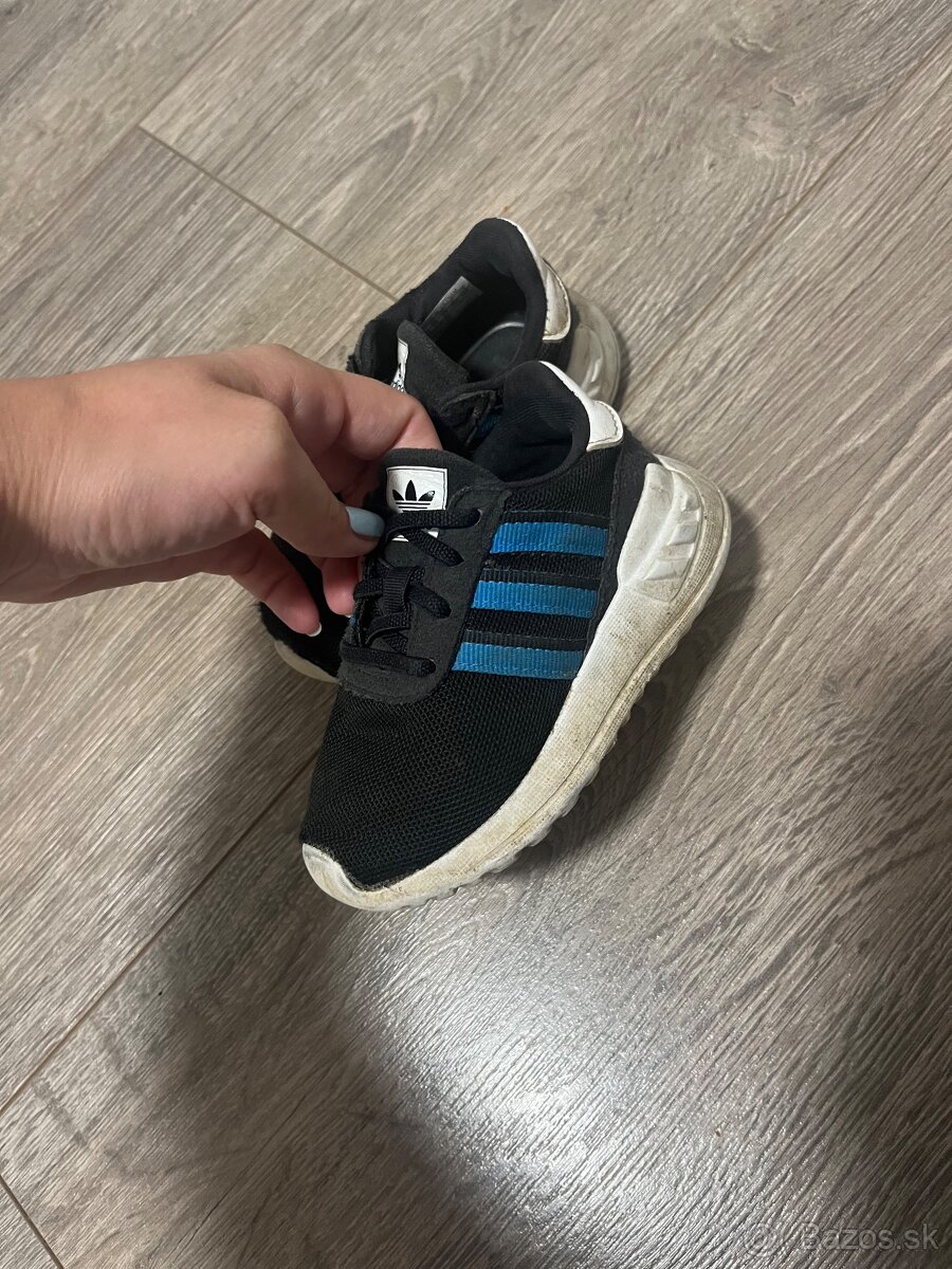 Adidas tenisky