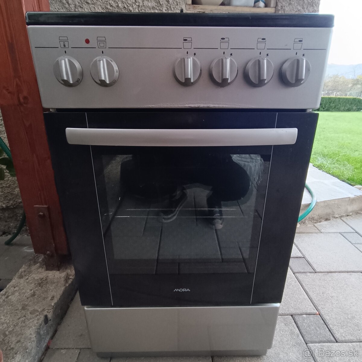 Plynový sporák s rúrou