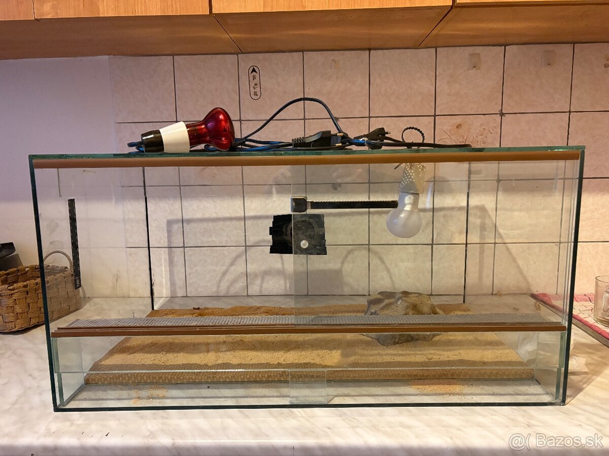 Akvárium s príslušenstvom