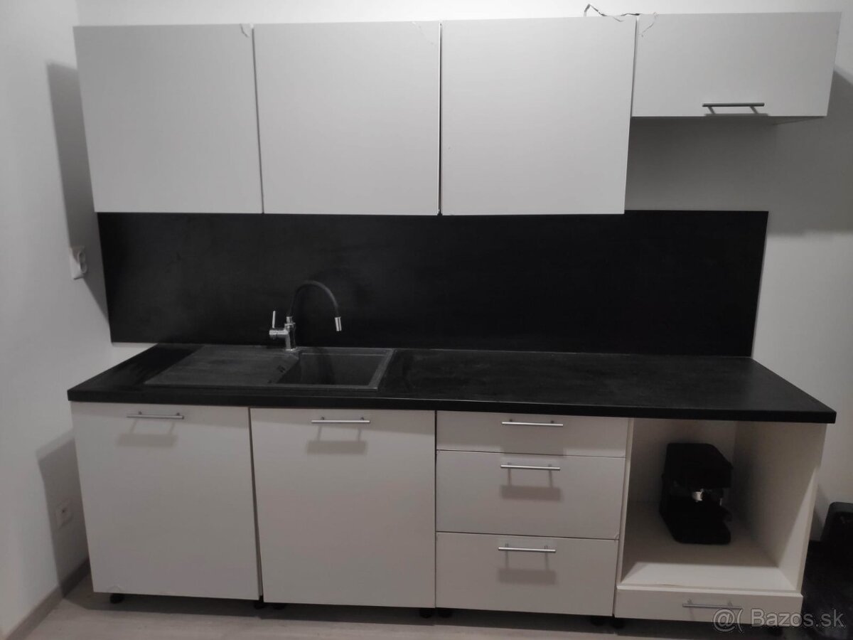 Kuchynská linka - biela