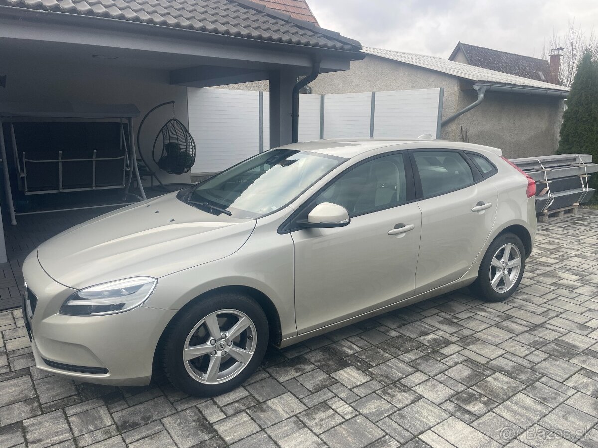 Volvo V40