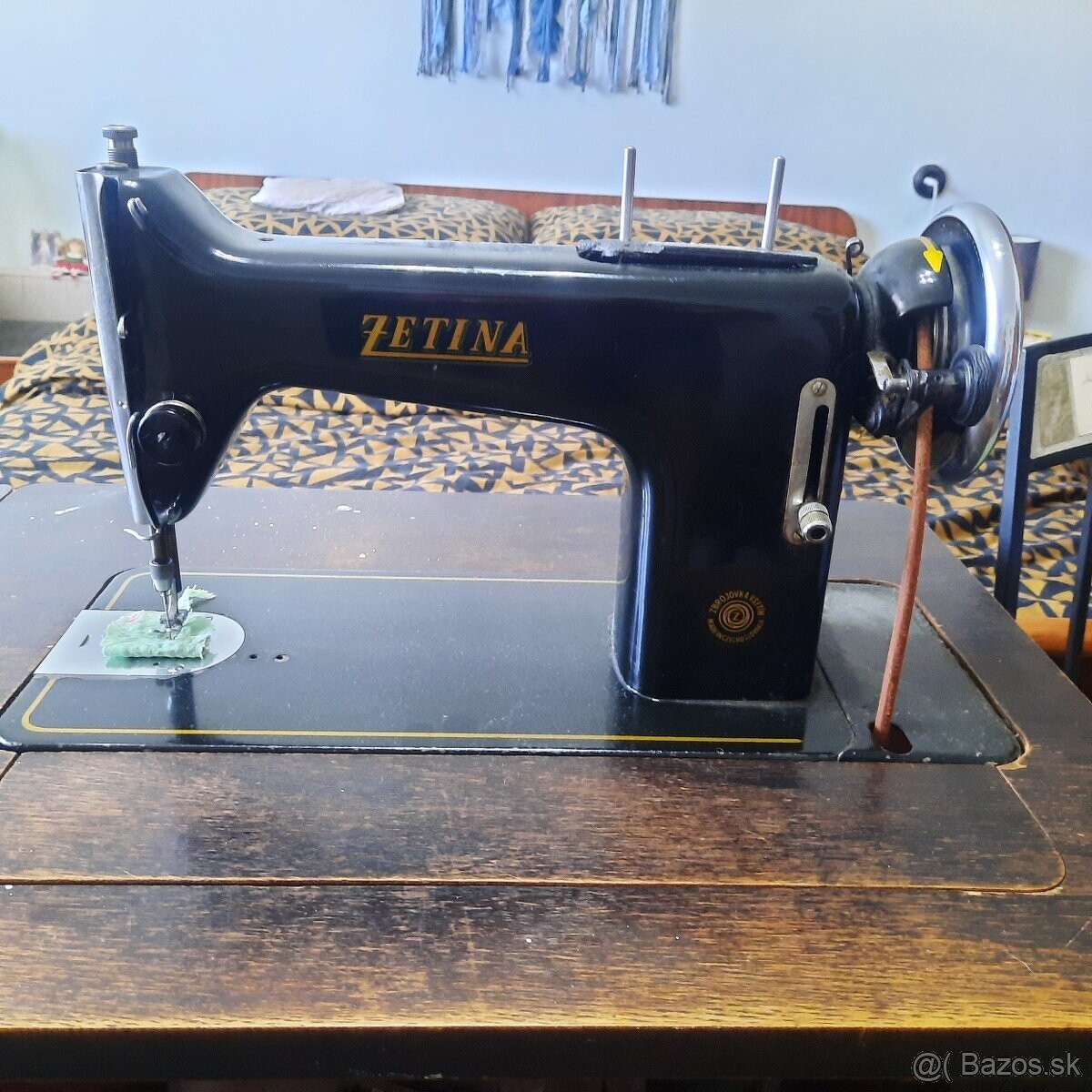 Predám šijací stroj Zetina
