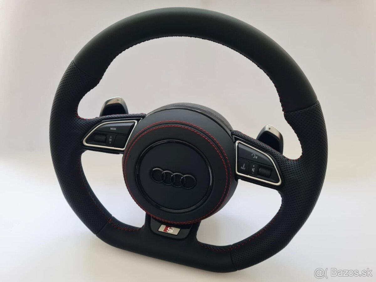 AUDI MULTIFUNKCNY VOLANT S AIRBAGOM A PADLAMI, červená niť