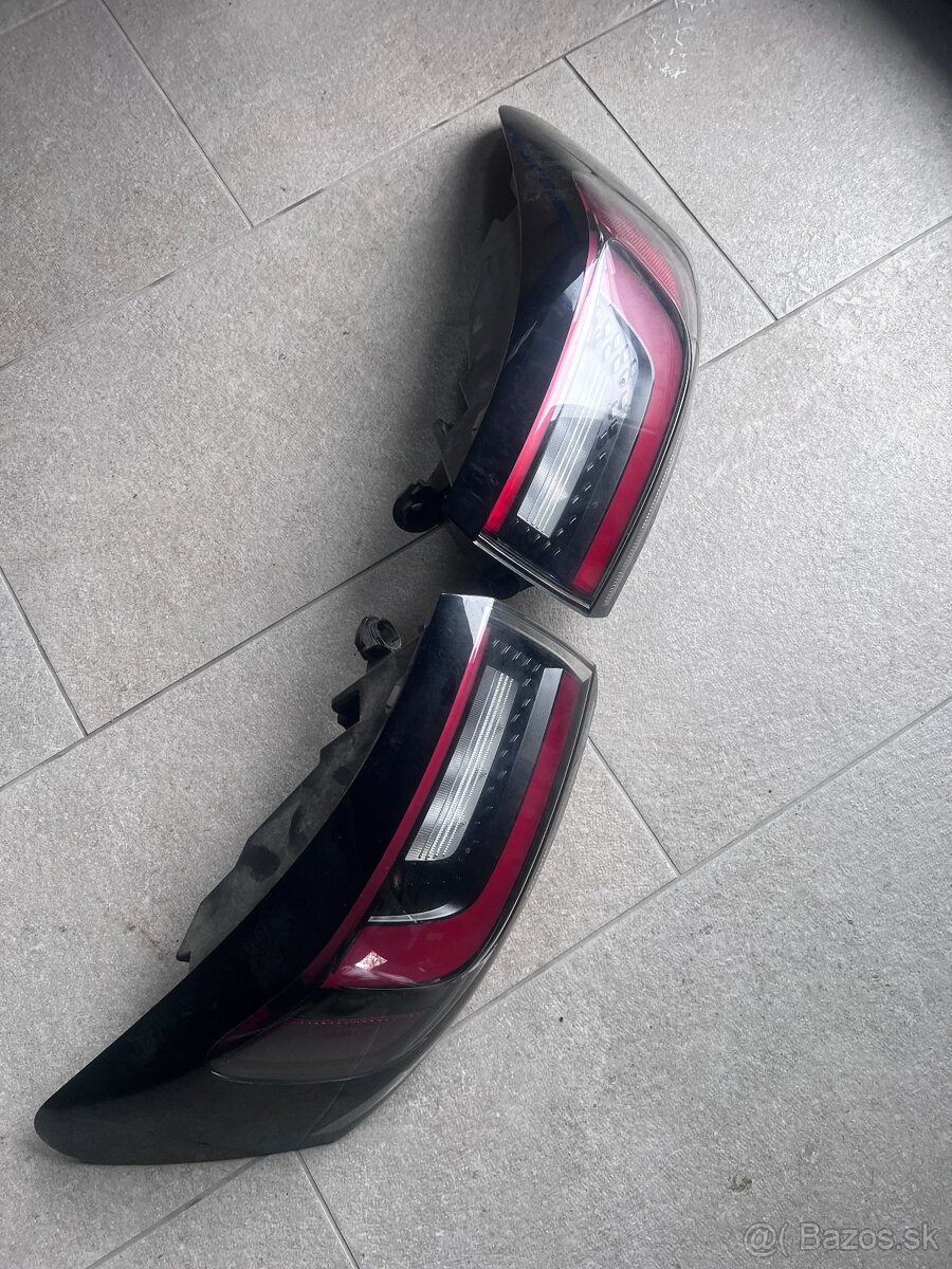 ZADNÉ SVETLÁ VW ID.4