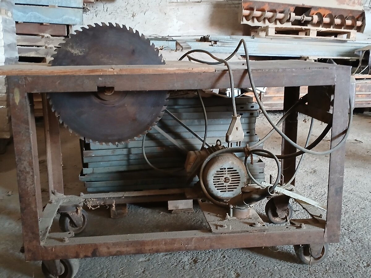 Stolová píla na drevo (Cirkulár)