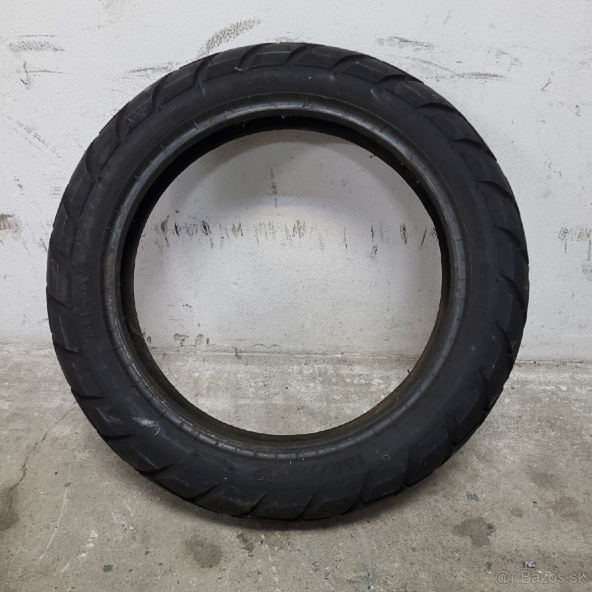 Predám zadnú pneu mitas 1308017