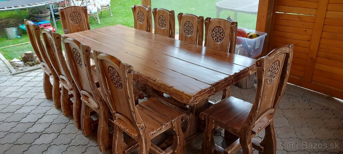 Drevený stôl 250×90+10kus.stoliček