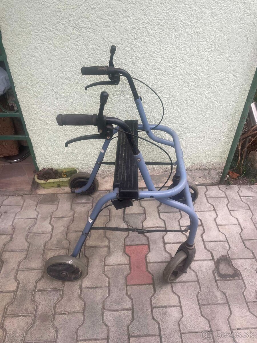 CHODÍTKO PRE SENIORA