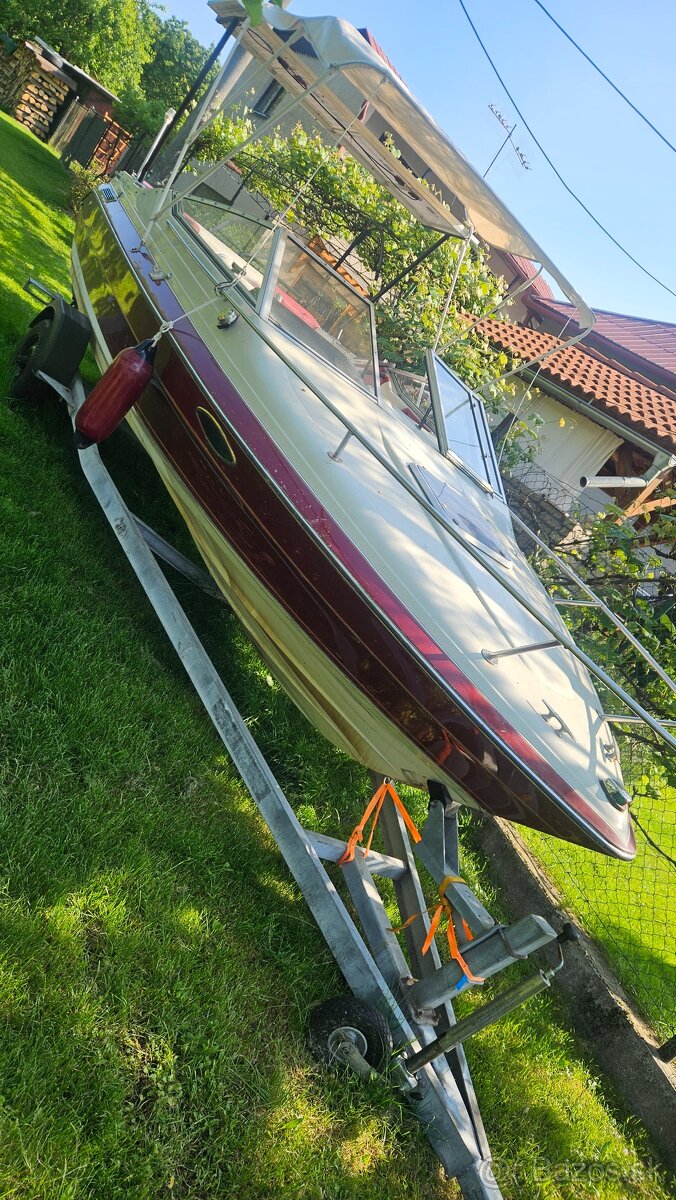Elektricky + benzinovi motoroví čln Maxom