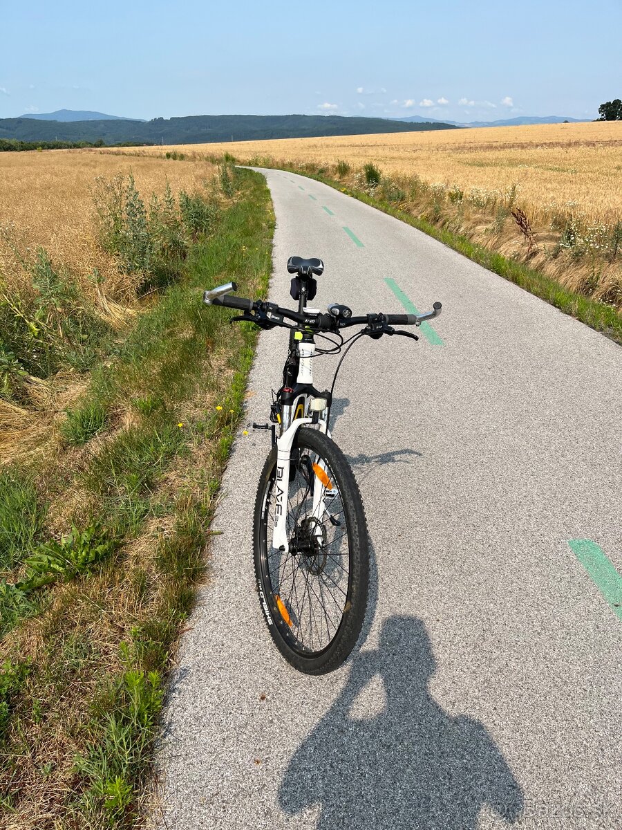Bicykel AUTHOR
