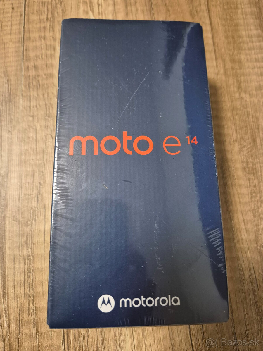 Motorola Moto e14 - nerozbaleny, v zaruke